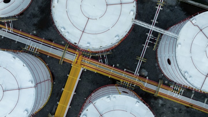 Industrial liquid storage tank